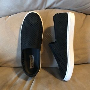 Women’s shoes